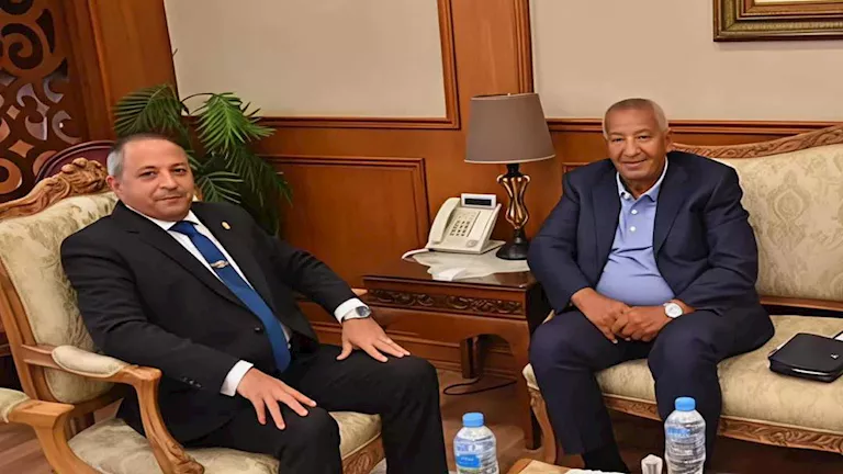 كامل أبو علي يعلن